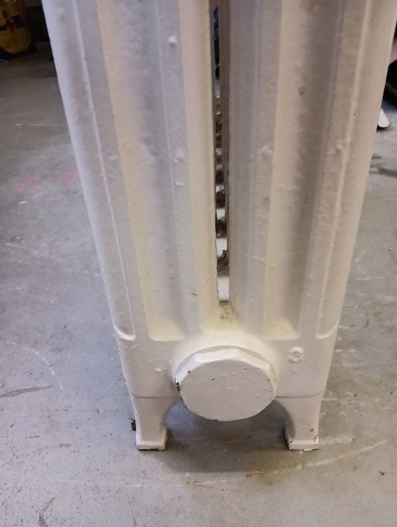 Radiator Gussheizkörper Röhrenrdiator mit Füssen Stehmodel Kaufen auf