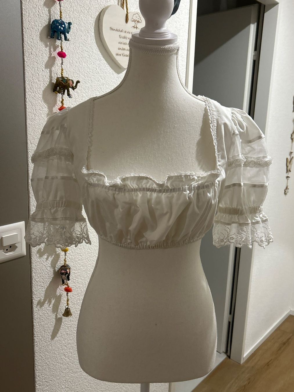 Krüger Camicette: Krüger Manufaktur Dirndlbluse weiss Gr.36 – Usato da Brunnen venduto da Nala2929 3