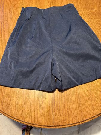 Short dame