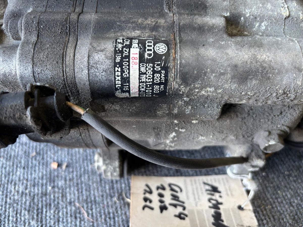 Volkswagen Tutti pezzi di ricambio auto: VW Golf 4, Jg 2002, 1.6liter, Klimakompressor – Usato da Mörschwil venduto da ers_k5cc 3