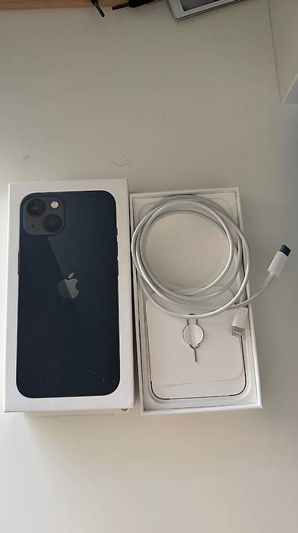 Telefoni cellulari / Smartphones: iPhone 13 noir, 128GB – Usato da La Neuveville venduto da ism_8qnt 4