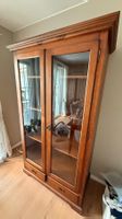 Vitrinenschrank Holz mit Glastüren und Schubladen, gebraucht