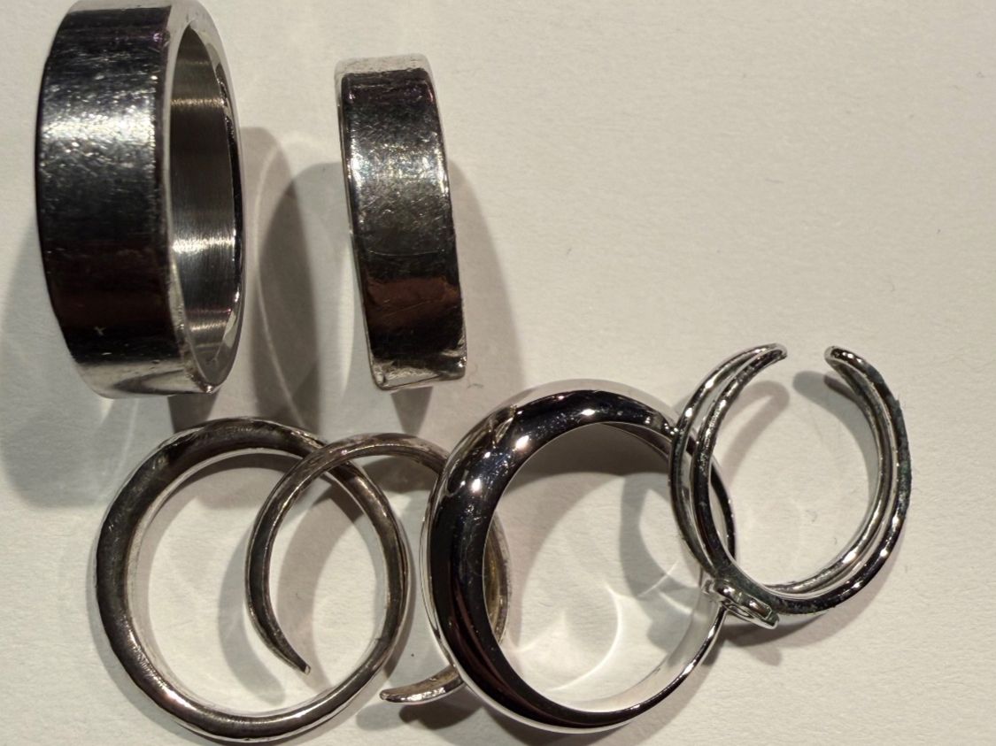 Altri gioielli: 925 Silber Ring Set + Edelstahl | 6 Ringe | div. Größen – Usato da Basel venduto da Rouge. 6