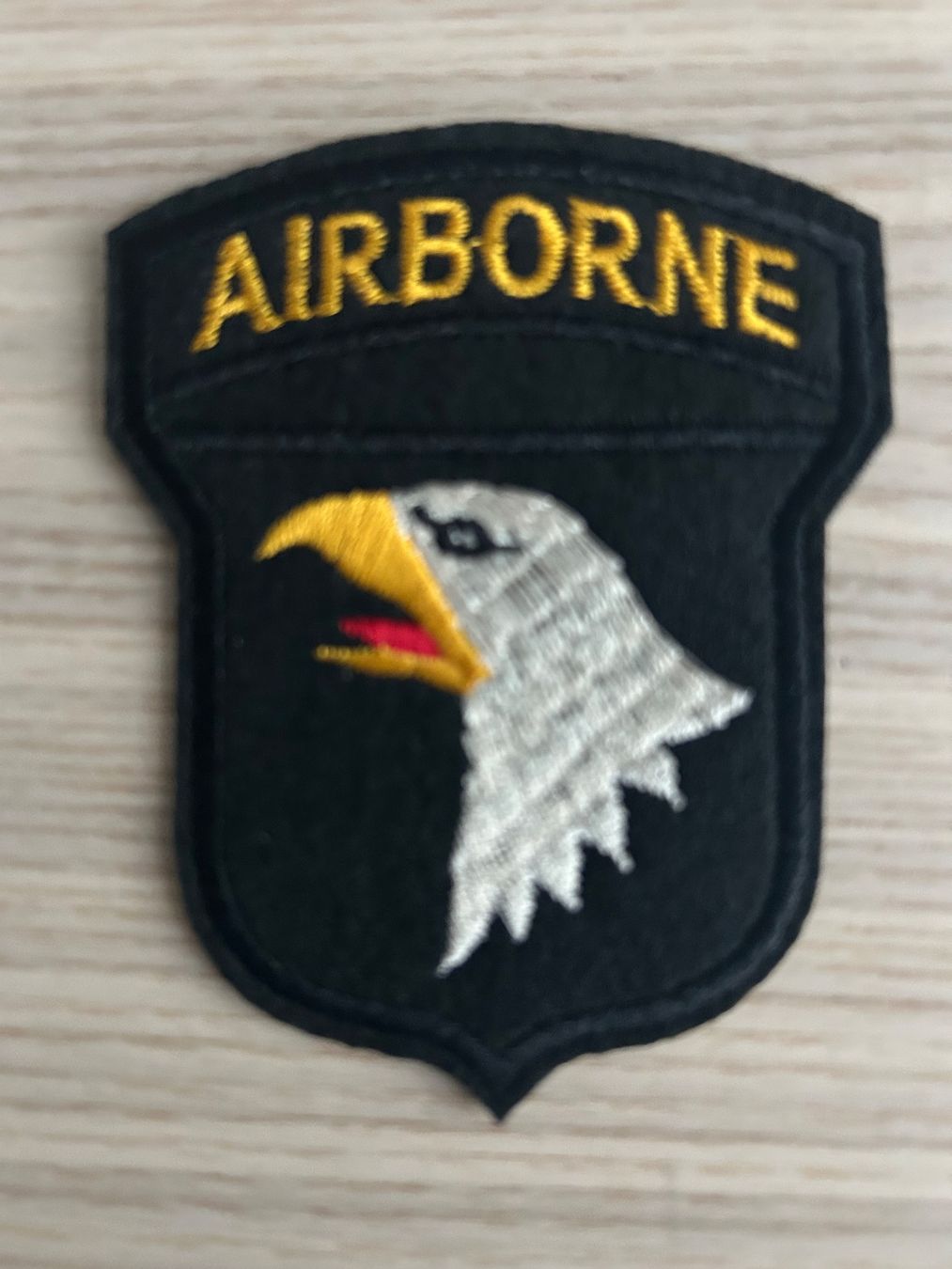 Plaketten & Abzeichen: Badge 101 Airborne Division – Neu und originalverpackt aus Geuensee von M1812
