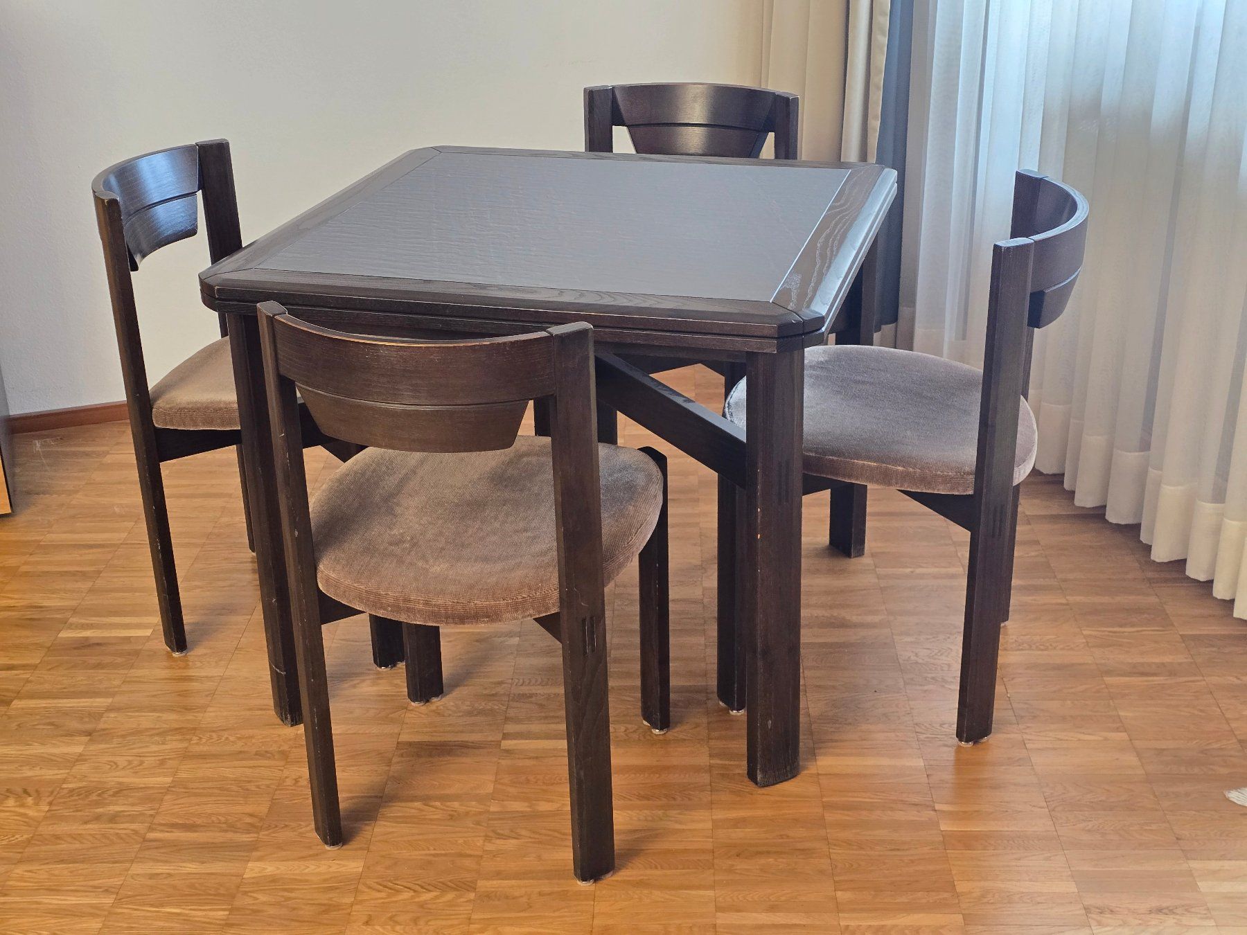 Tische: Esstisch Schieferplatte mit 4 Stühlen erweiterbar – Gebraucht aus Zürich von and_8jnp