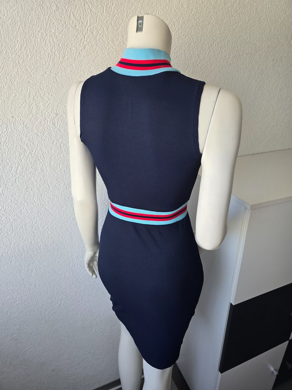 Robes: Robe taille S – Neuf (Voir description) à Les Verrières par kitel79 7