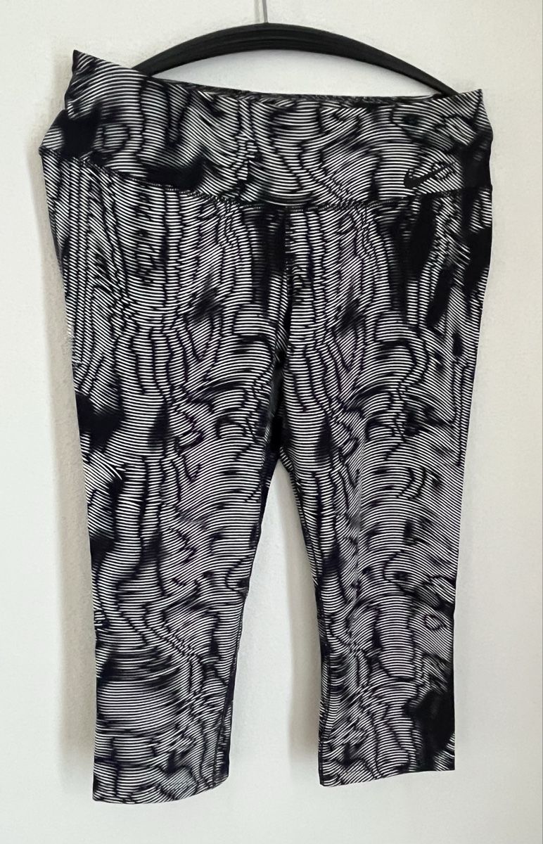 Nike Leggings: Nike Capri Leggings – Usato da Wattwil venduto da Zeemeermin 1