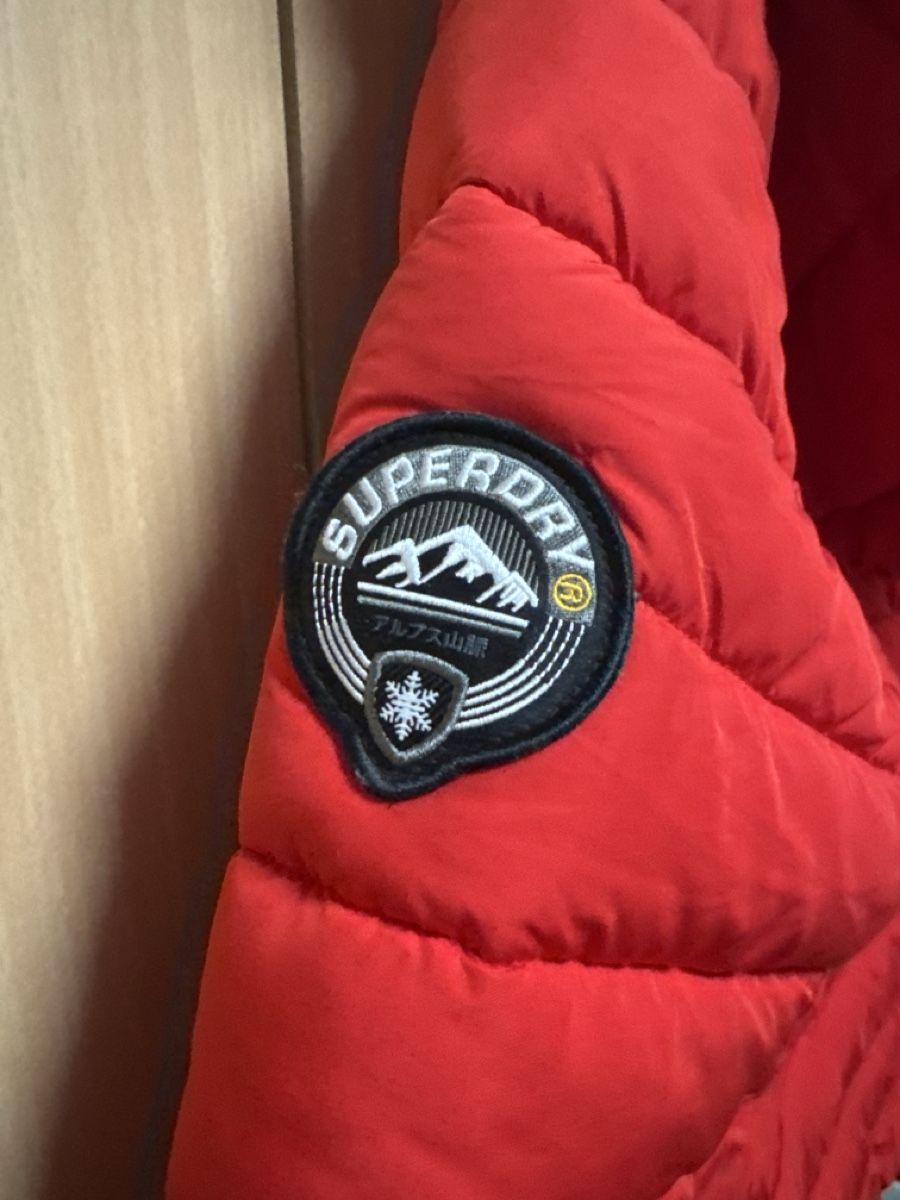 Superdry Giacche: Superdry Winterjacke, Rot, Grösse 40, neu! – Nuovo (secondo la descrizione) da Thun venduto da Vans_98 5