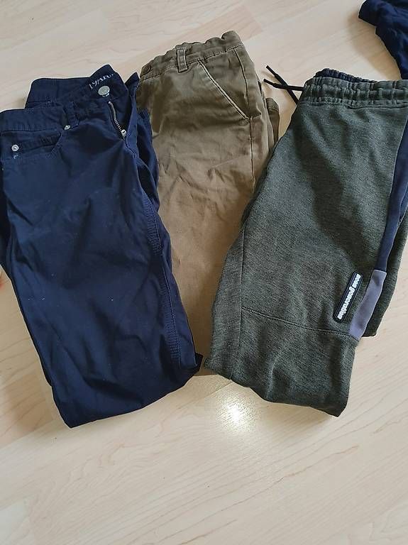 Lotti & Set di vestiti: Kinderkleider Junge, Grösse 140/146 – Usato da Waltenschwil venduto da ginola_23
