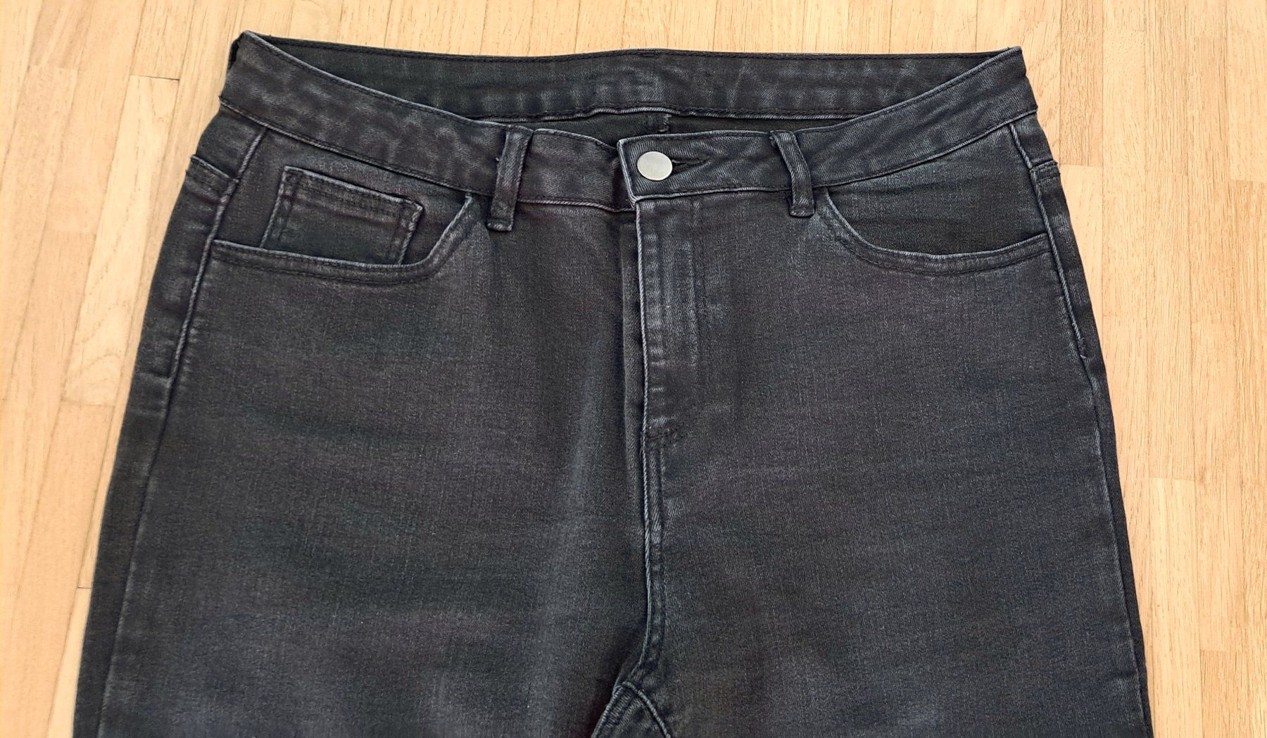 Jeans: Jean noir – Usato da Le Mont-sur-Lausanne venduto da olatiu 1