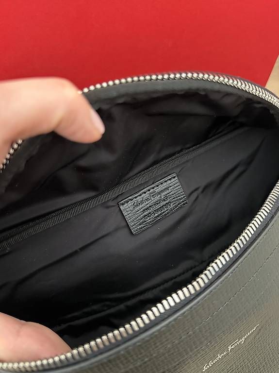 Salvatore Ferragamo Borse: Neu belt bag Ferragamo – Nuovo e nell'imballaggio originale da Andermatt venduto da poprostukropka 2