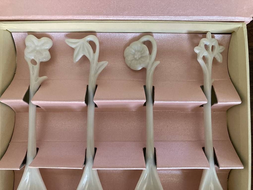 Cucchiai: Geschenkbox mit 4 Porzellanlöffel – Usato da St. Gallen venduto da jbr_q7tx 2