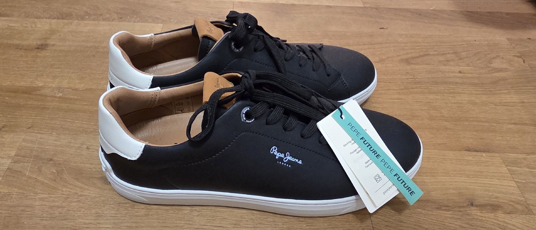 Pepe Jeans Scarpe da uomo: Pepe Jeans Schwarz Sneakers – Nuovo (secondo la descrizione) da Luzern venduto da nic_fh5d