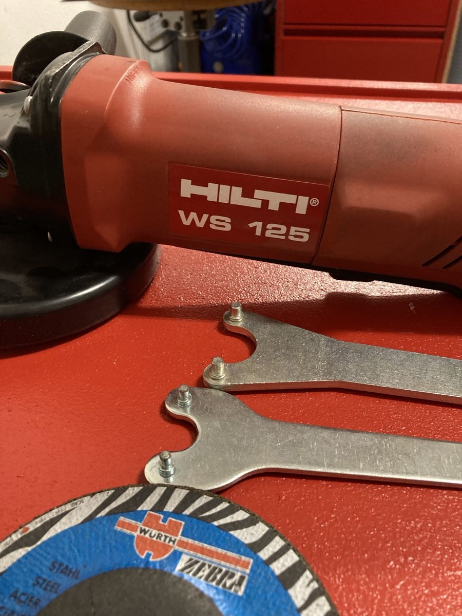 Hilti Tutti gli attrezzi: Hilti Winkelschleiffer – Usato da Rüti ZH venduto da wankelpower 1