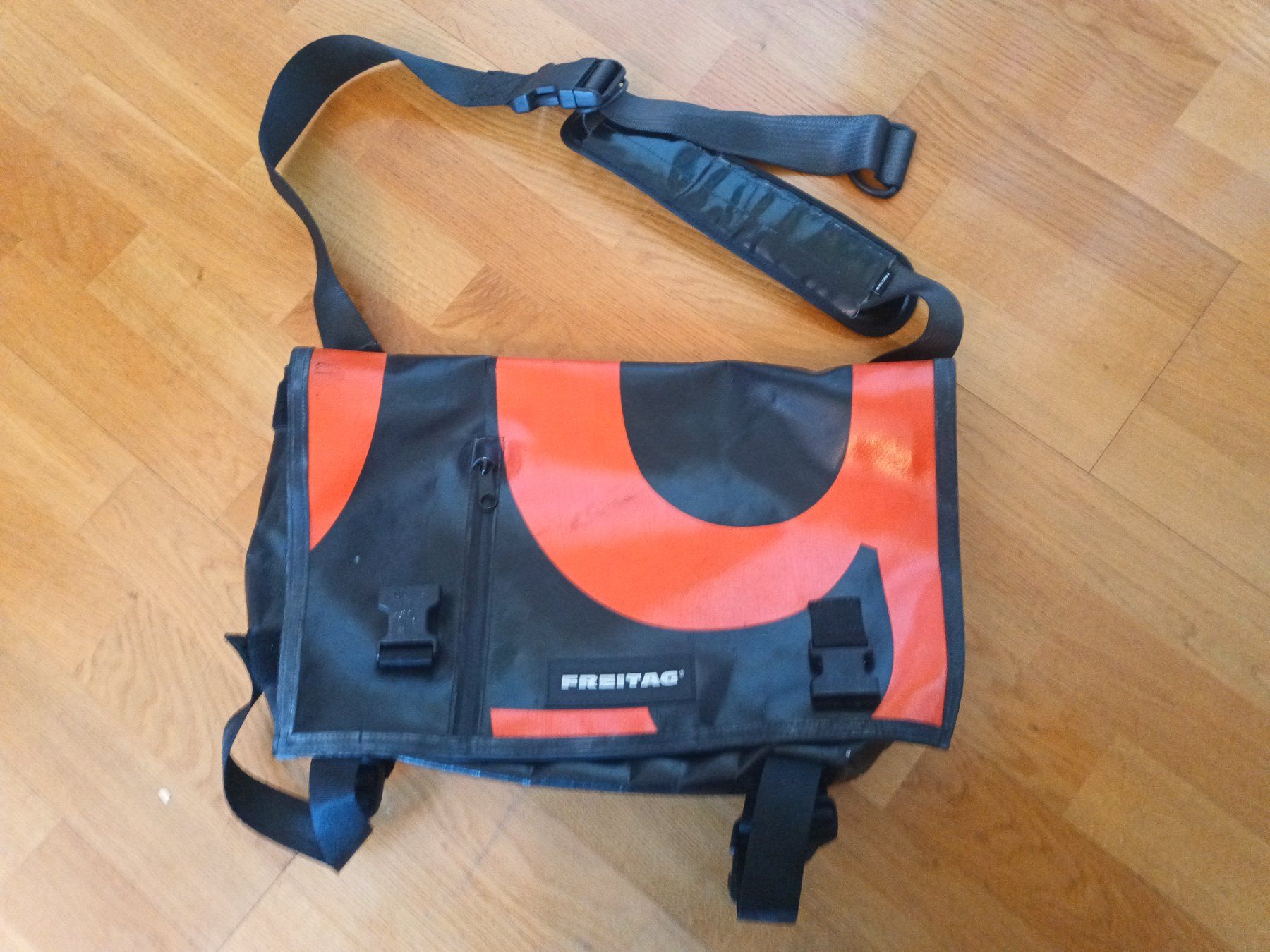 Freitag Taschen: Freitag Tasche – Neu (gemäss Beschreibung) aus Zürich von Louizz