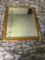 Miroir ancien avec cadre doré, parfait pour le salon ✨