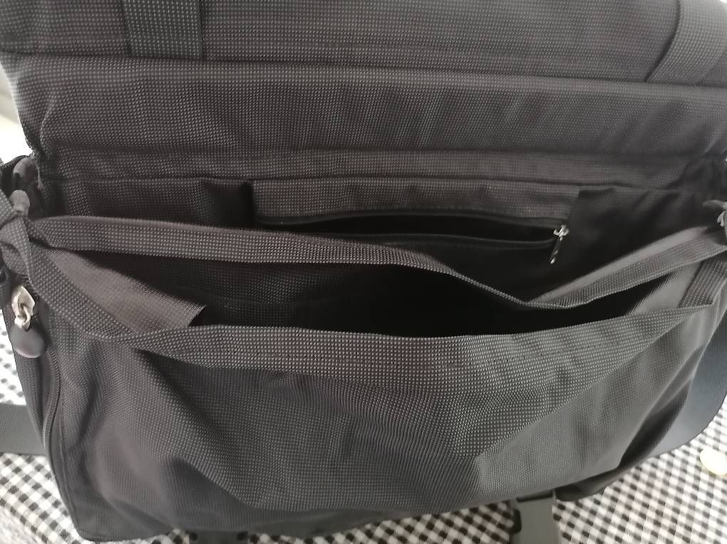 Mandarina Duck Borse da donna: Schwarze, grosse Tasche von Mandarina Duck – Usato da Wallisellen venduto da Muggeli1970 4