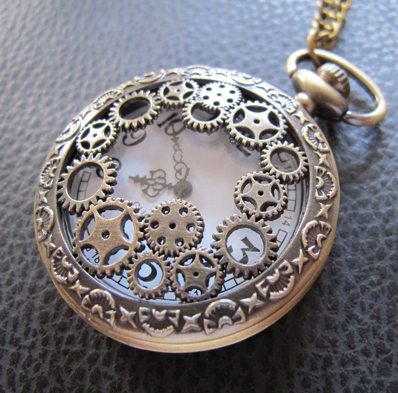 Orologi: Umhängeuhr Steampunk mit Zahnrädern – Nuovo (secondo la descrizione) da Schwanden GL venduto da UHRKNALL 1