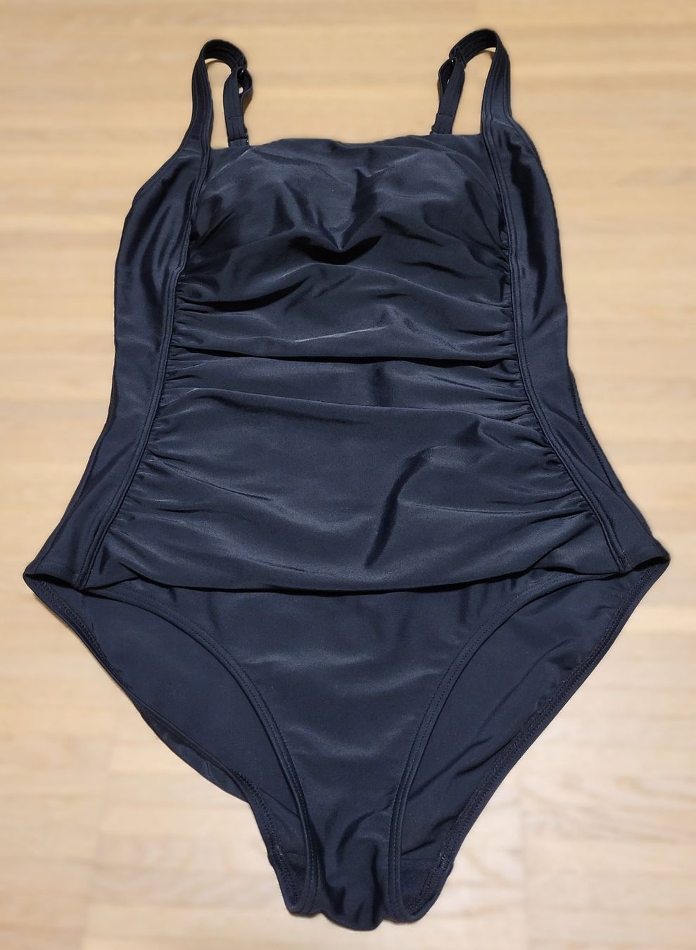 Lascana Costumi da bagno & Bikini: LASCANA Badeanzug mit Raffungen und Shaping-Effekt – Nuovo (secondo la descrizione) da Ebnat-Kappel venduto da ChSch42