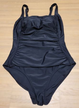 LASCANA Badeanzug mit Raffungen und Shaping-Effekt