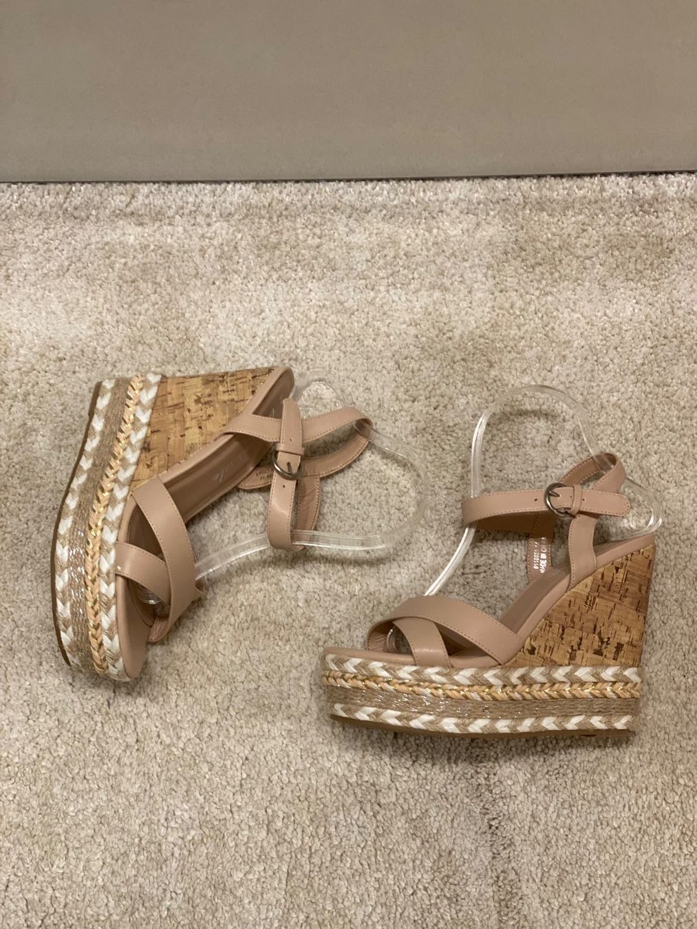 New Look Scarpe da donna: Plateau Keilabsatz Sandale, Gr. 39 – Nuovo (secondo la descrizione) da Oberdiessbach venduto da j_schafi 7