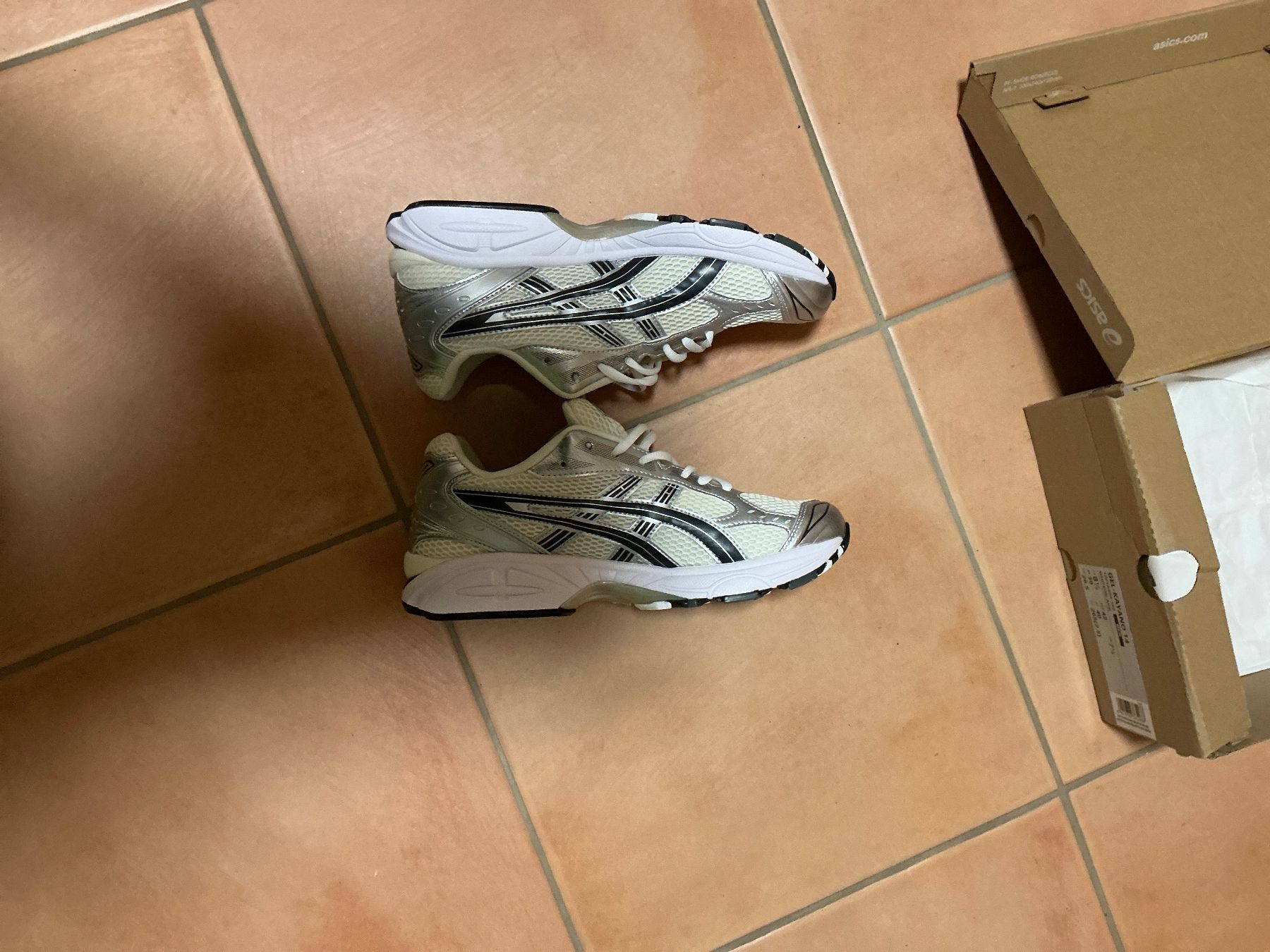 Asics Scarpe da uomo: Asics Gel-Kayano 14 taille 42 – Nuovo e nell'imballaggio originale da Gland venduto da Dedecop2 2