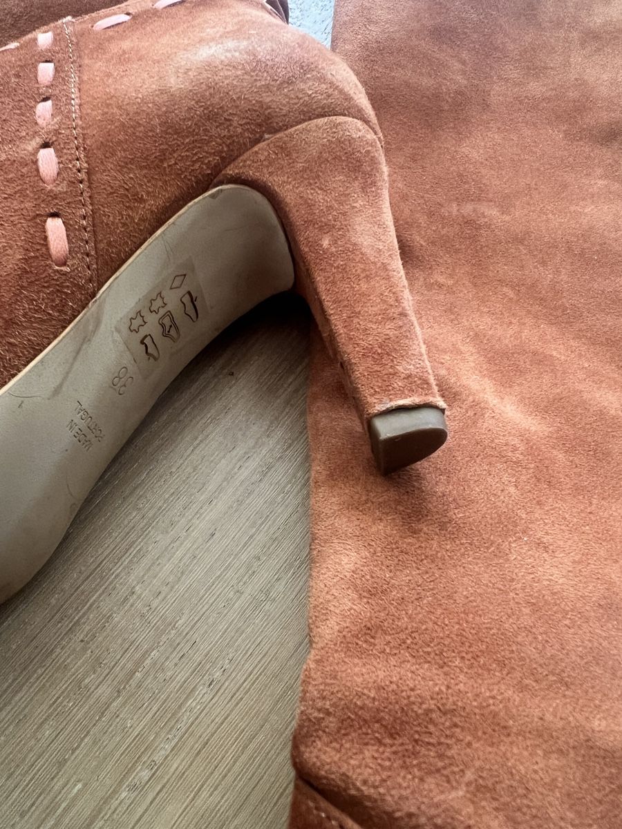 Scarpe da donna: Bottes hautes en daim taille 38 – Usato da Nyon venduto da ikel78 3