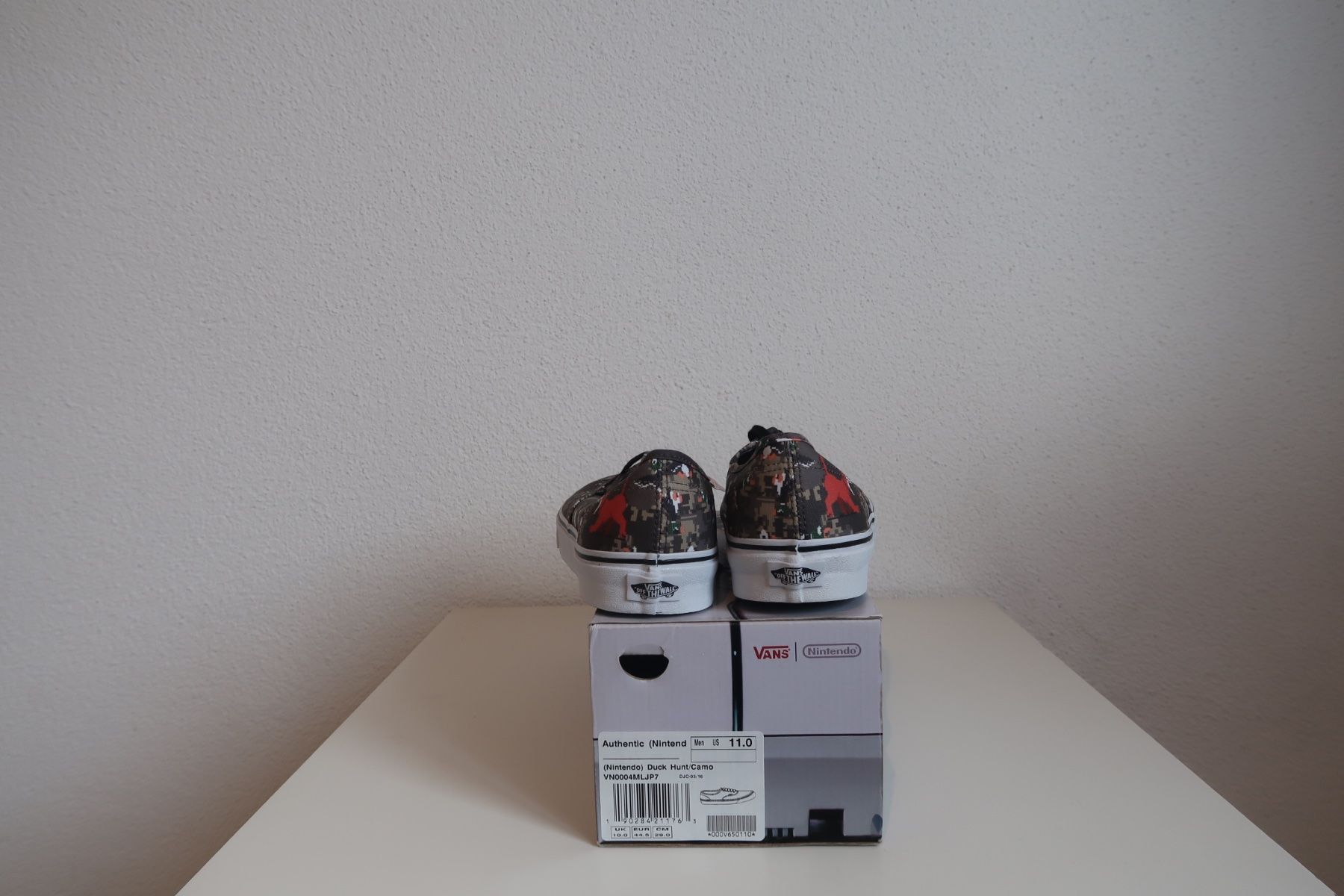 Vans Scarpe da uomo: VANS Authentic Nintento „DuckHunt“ – Nuovo e nell'imballaggio originale da Freienbach venduto da Badi1980 1