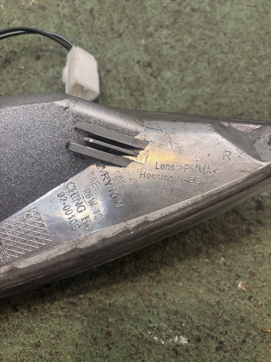 Piaggio Fari: Blinker Glas für Piaggio Fly 125 – Usato da Zürich venduto da Sutecs 3