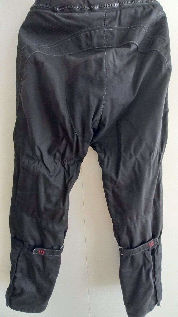 Pantaloni: Motorradhose Büse Damen Grösse 38 mit Protektoren – Usato da Murten venduto da Cheri23
