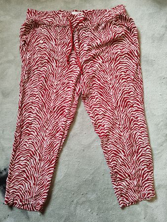 Street One Sommerhose, Gr. 44, Rot/Weiss, Zebra-Look!