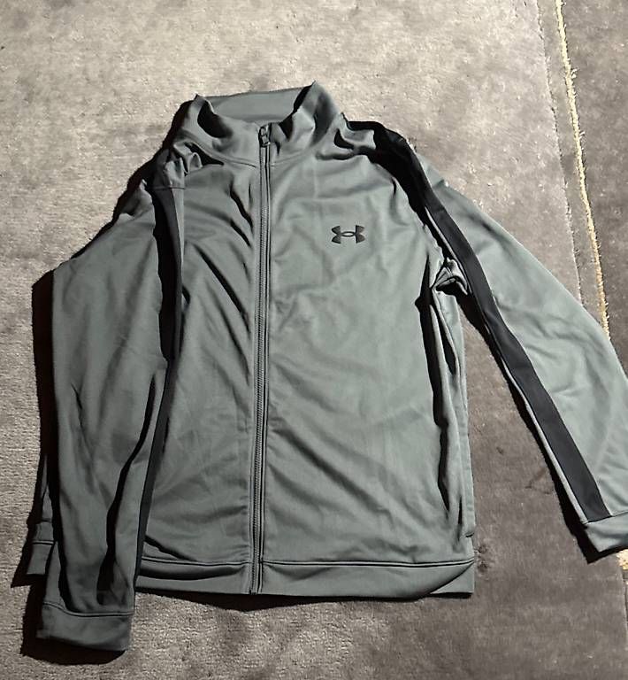 Jacken: jacket under armour – Gebraucht aus Lausanne von def_7qwq