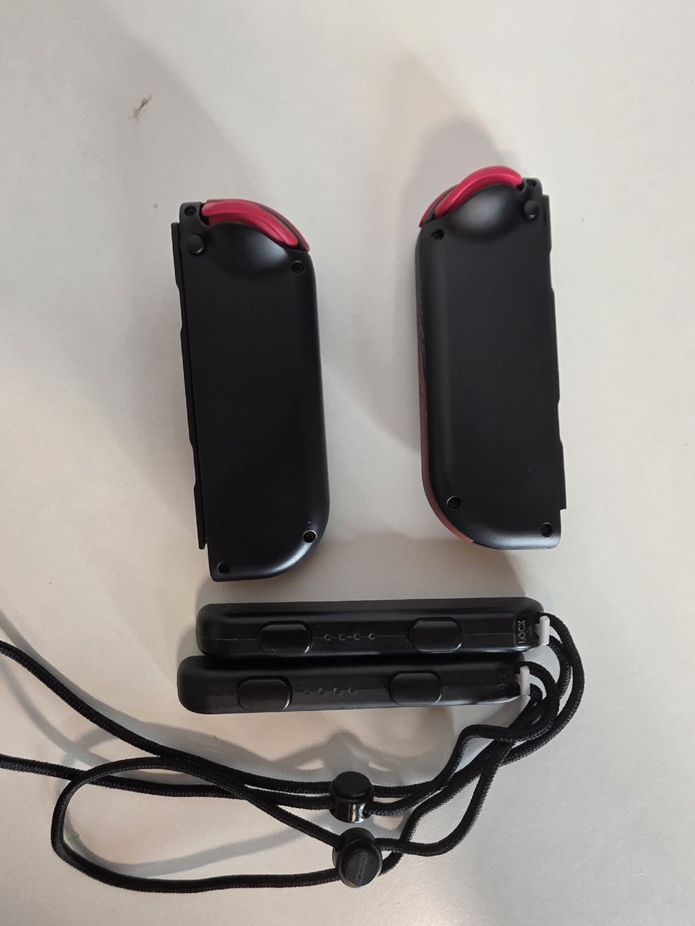 Controller: Nintendo Switch Joy-Con Set Schwarz/Rot mit Handschlaufen – Usato da Ehrendingen venduto da lax21 2