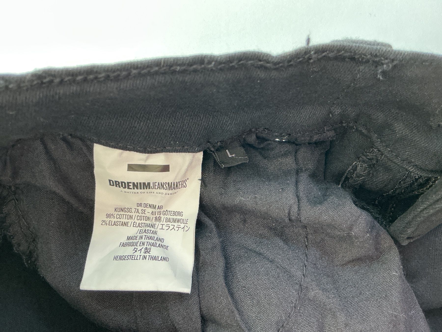 Killstar Lotti di vestiti: Jeans von DR.DENIMJEANSMAKERS UND KILLSTAR-PULLI – Usato da Triesen venduto da boston7 3