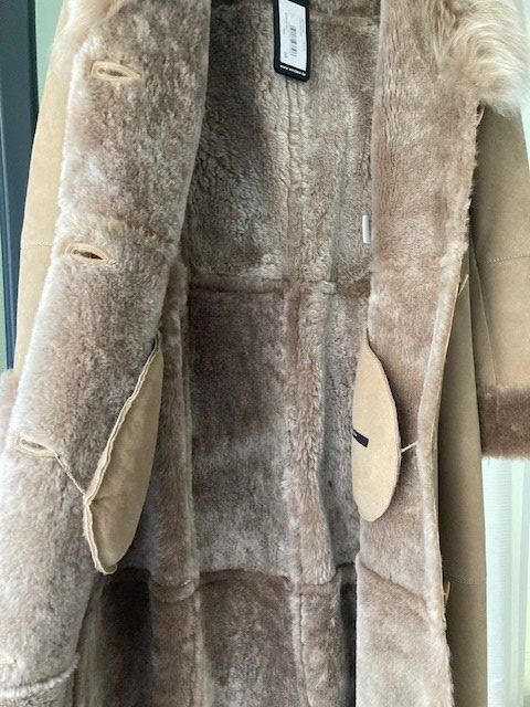 Windsor Cappotti: Windsor Lammfellmantel Gr.38  NEU 120 cm. Lang – Nuovo e nell'imballaggio originale da St. Gallen venduto da xaver66 5