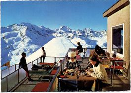 PONTRESINA Die Sonnenterrasse des Restaurants Piz Lagalb