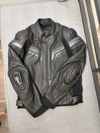 Motorradjacke Richa Leder schwarz Grösse 52 gebraucht