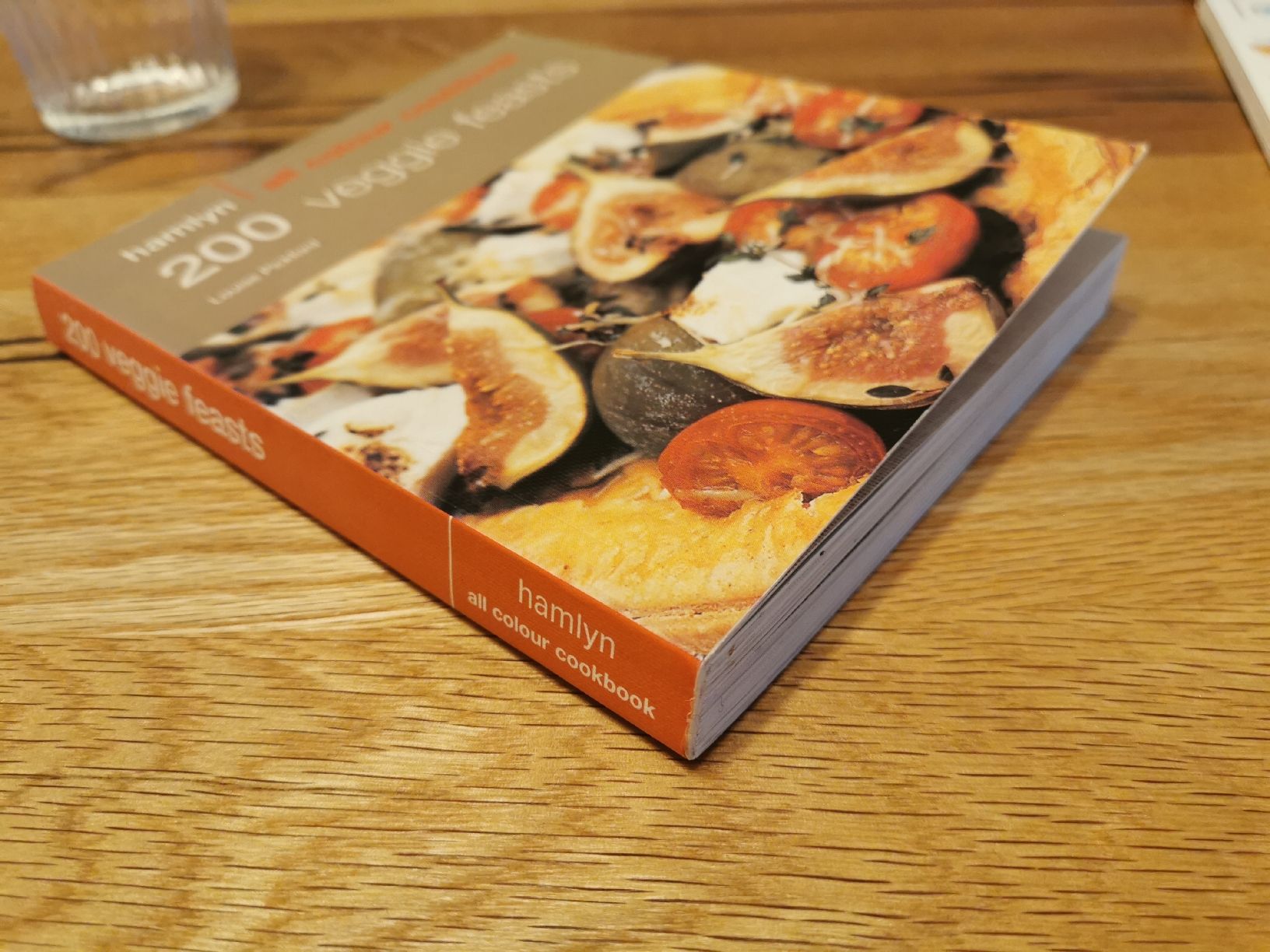 Libri: Vegetarisches Kochbuch "200 Veggie Feasts" Englisch – Usato da Liebefeld venduto da ph9284 3