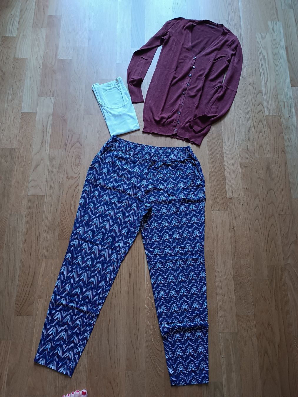 Lotti di vestiti: Damen Kleider Set 3-teilig, Grösse S – Usato da Luzern venduto da sim_lqq2