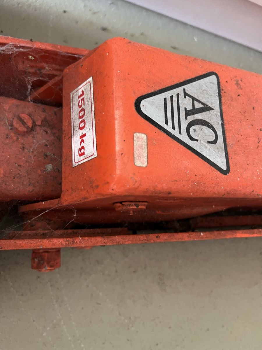 Hebebühne & Wagenheber: Wagenheber AC 1500kg gebraucht – Gebraucht aus Emmenbruecke von Amstadc 1