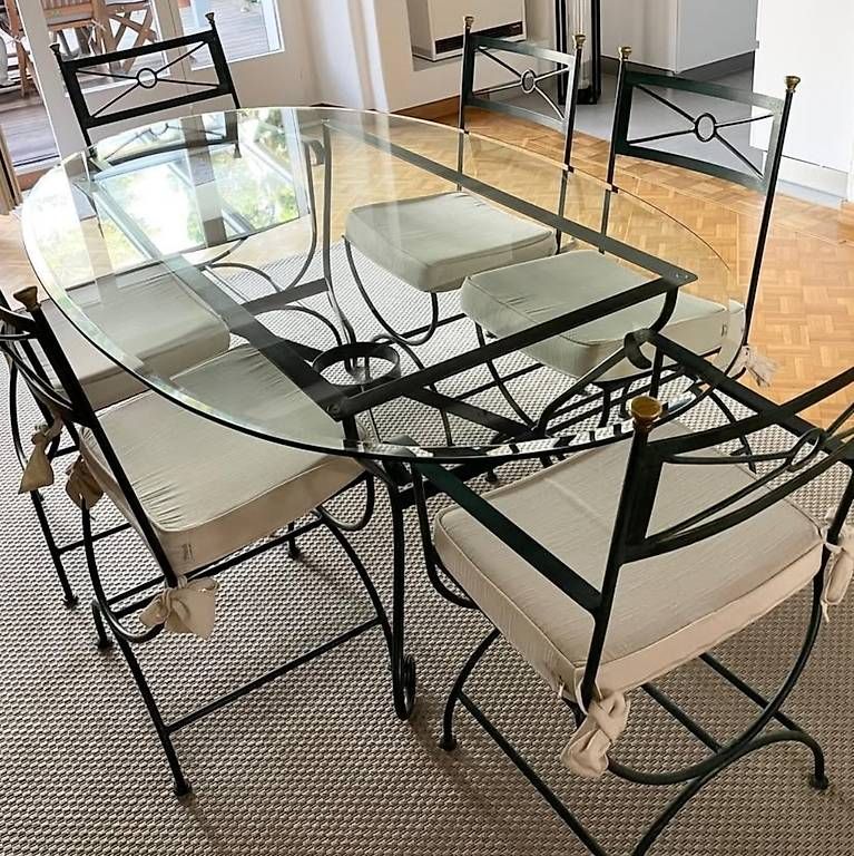 Set de table et chaises: Table à manger avec 6 chaises fer forgé massif – D'occasion à Lausanne par car_y5mx