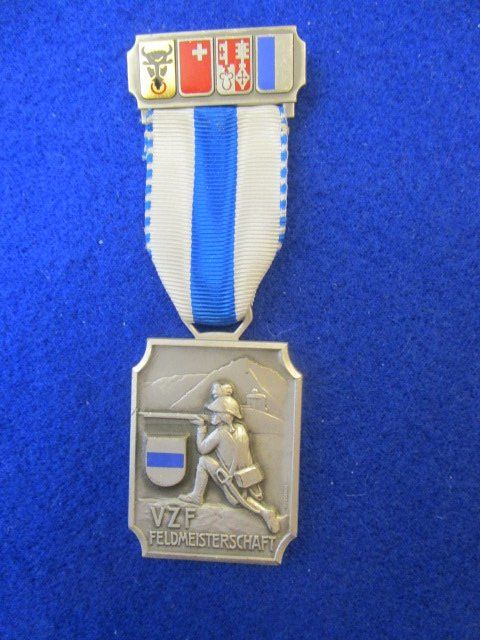Medaglie: VZF-Feldmeisterschaft mit emailliertem Kantonswappen ZUG – Usato da Luzern venduto da Horoskop1