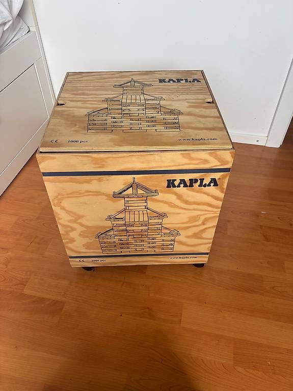 Kapla Spielzeuge: Kapla 1000er Box inklusive Buch – Gebraucht aus Küttigen von san_2x92