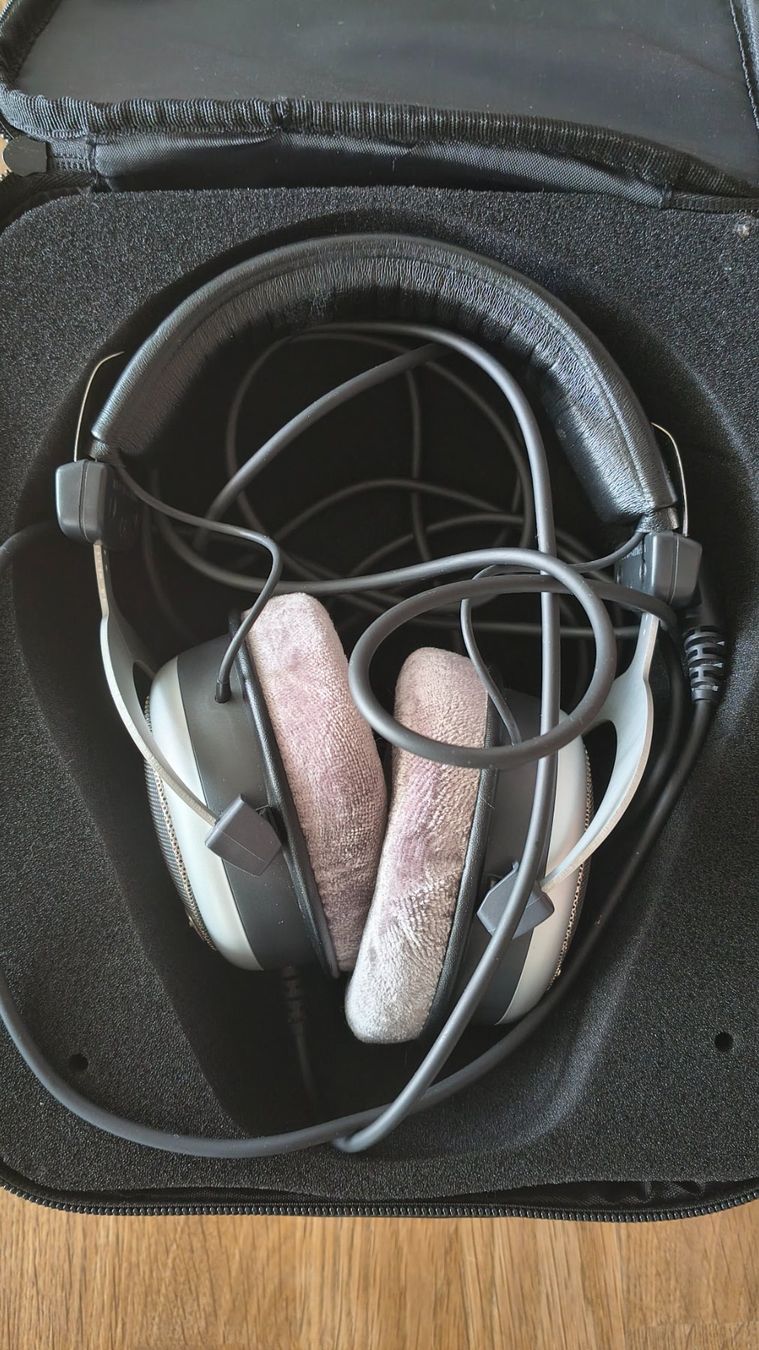 Cuffie: Beyerdynamic DT880 – Nuovo (secondo la descrizione) da Genève venduto da javich 1