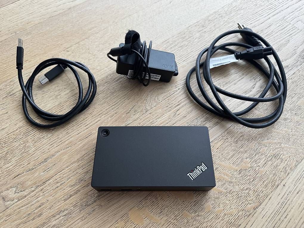 Lenovo Docking station: Lenovo ThinkPad USB 3.0 Ultra Dock – Usato da Wauwil venduto da Nanukina