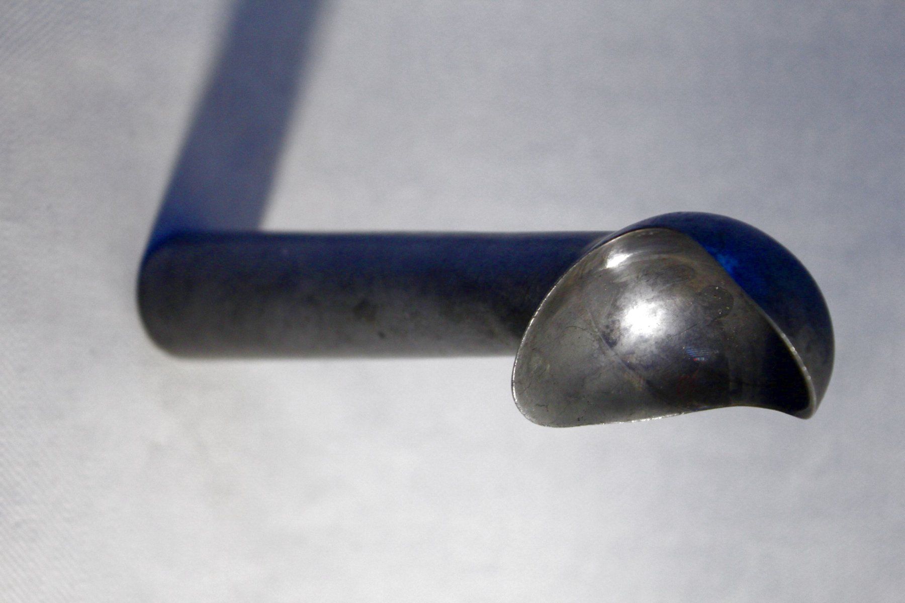 Kommoden: Designklassiker STÖCKEL 20 - Eisportionierer aus Aluminium – Gebraucht aus Bern von kultiges 2