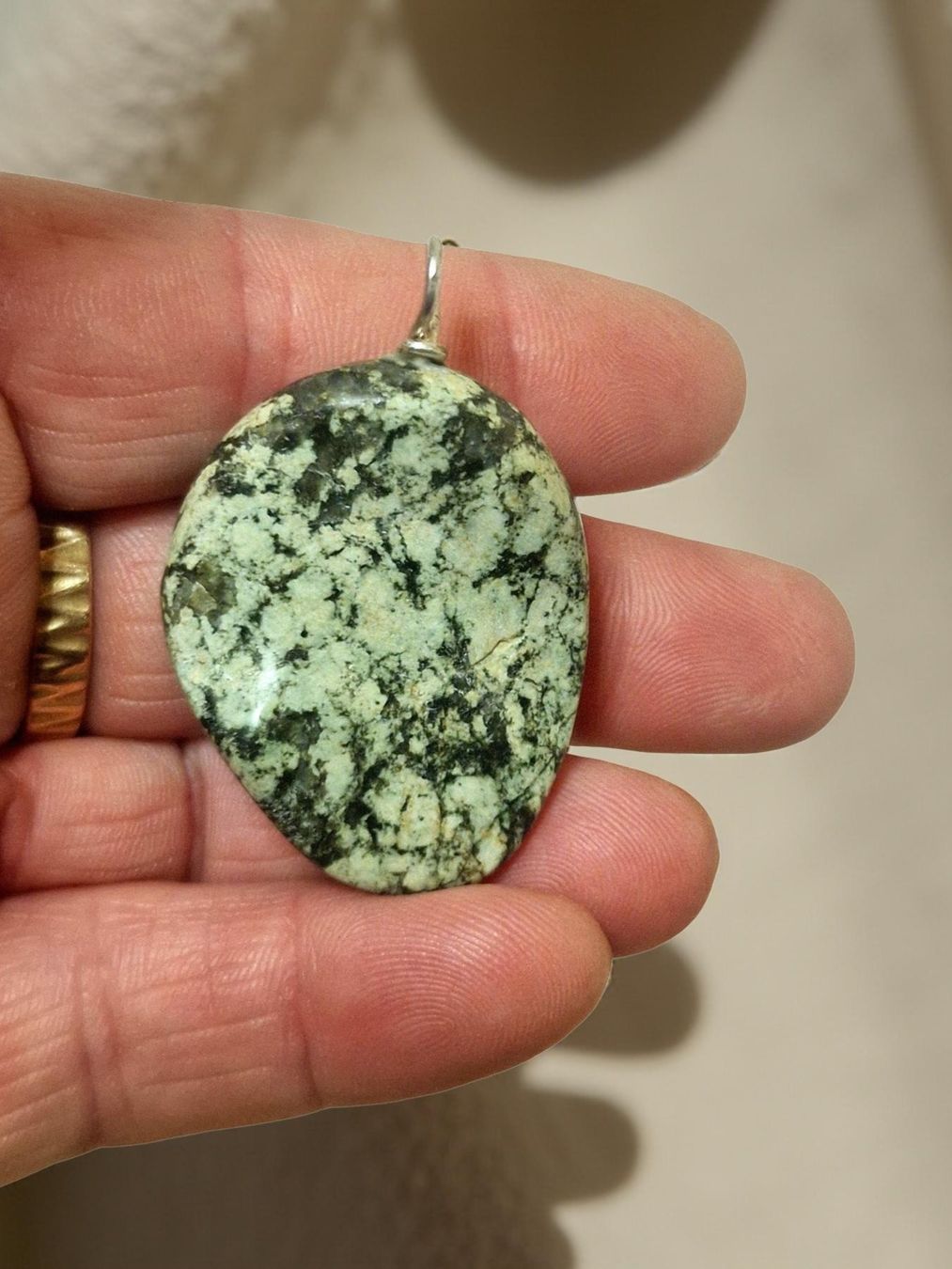 Pendentifs: Flussstein Dunkelgruen-weiss-dunkelrot – Neuf avec emballage d'origine à Aarau par Schmuckhoehle_MD 4