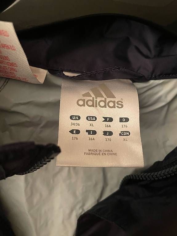 Giacche: adidas regenjacke XL – Usato da Luzern venduto da _Luccer 2