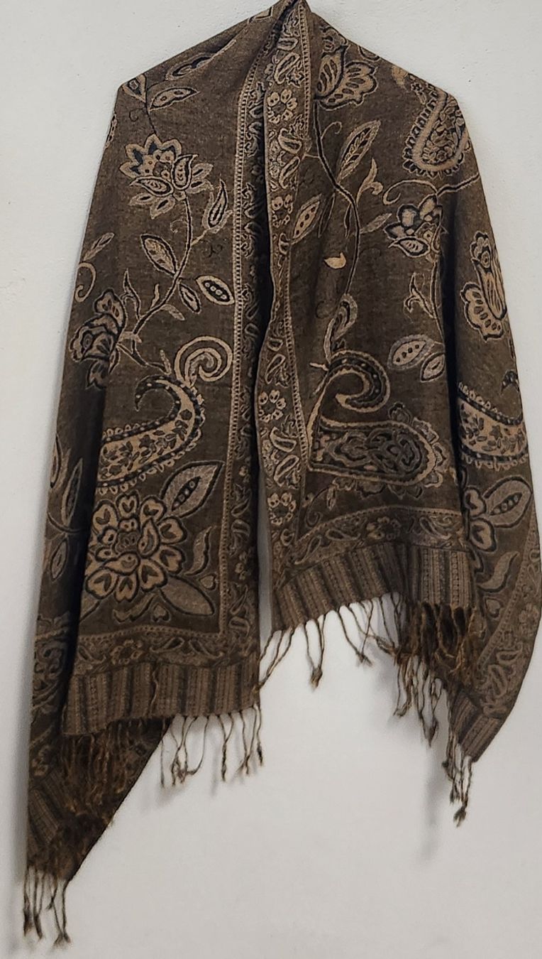 Foulard & Sciarpe: Écharpe Pashmina 55% et Soie 45% – Usato da Niedergösgen venduto da Eva2410 2