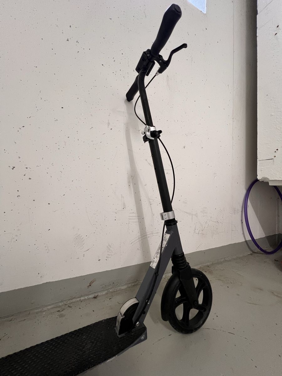 Kickboard: Klappbares Trotti grau mit Bremse – Usato da Winterthur venduto da ChicMarkt 3